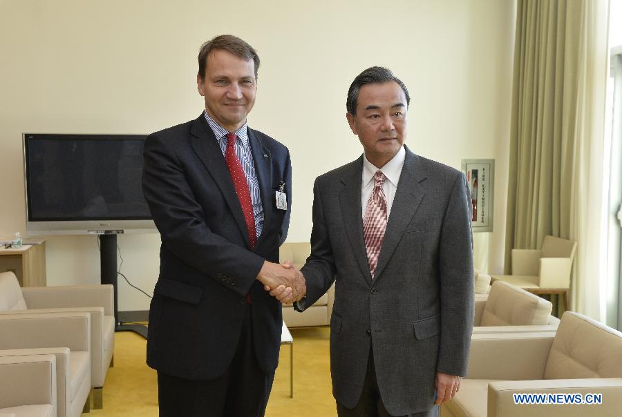 Le ministre chinois des Affaires étrangères rencontre son homologue polonais à New York