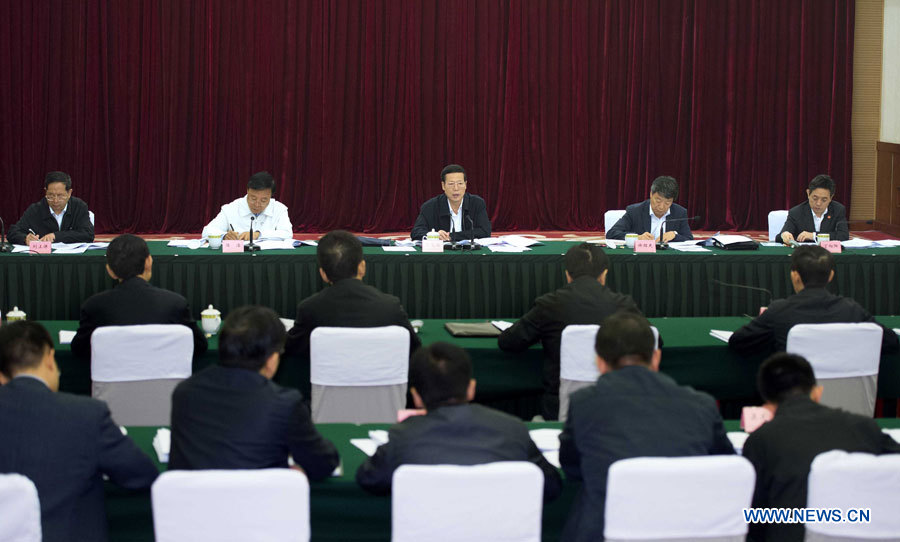 Les hauts dirigeants chinois appellent à poursuivre la campagne de la "ligne de masse" (9)