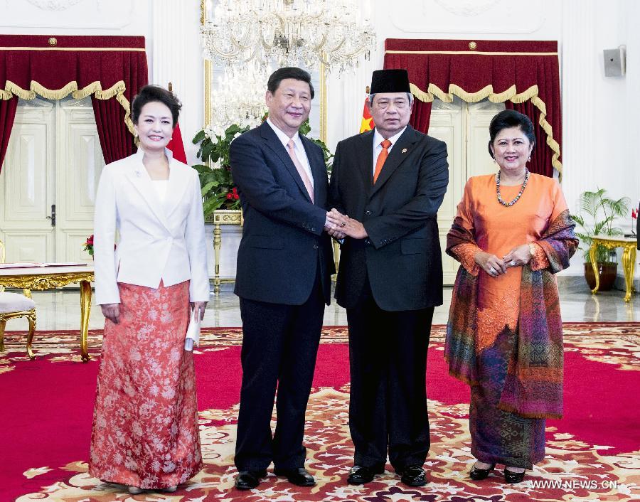 Les présidents chinois et indonésien s'engagent à établir un partenariat stratégique global 