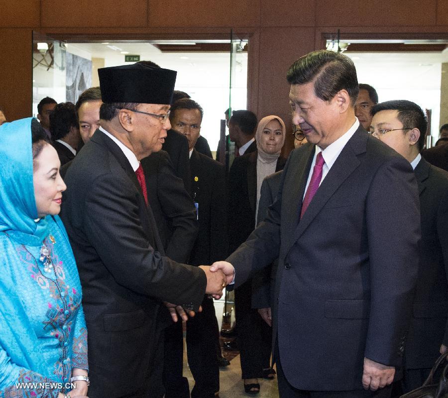 Le président chinois s'entretient avec le président de l'Assemblée consultative du peuple d'Indonésie