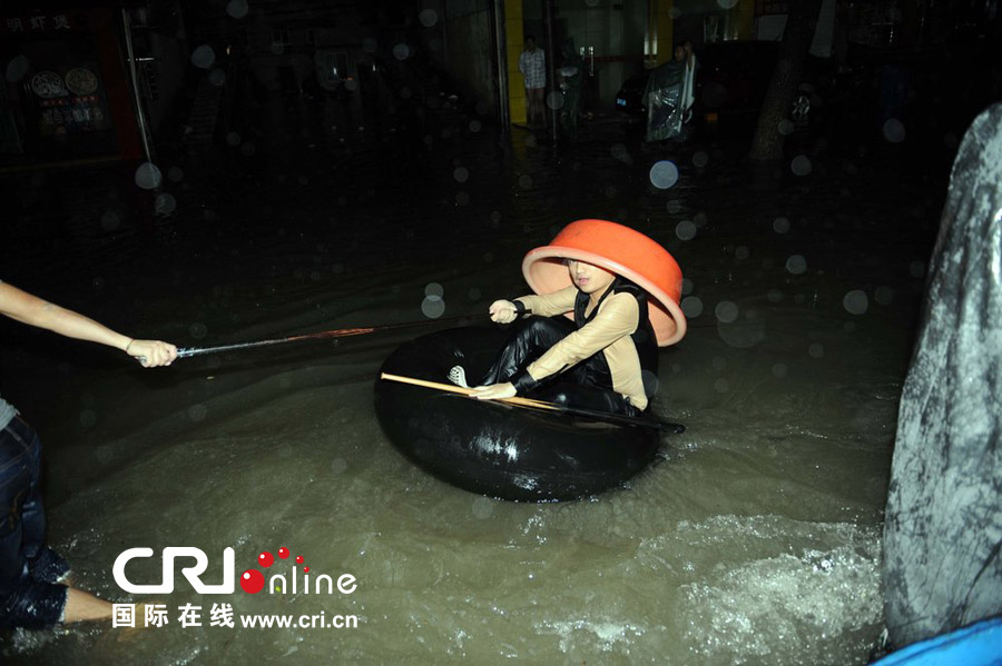 Zhejiang : une ville à 70% inondée depuis le passage du typhon Fitow (6)