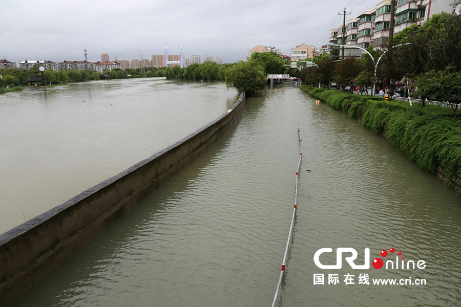 Zhejiang : une ville à 70% inondée depuis le passage du typhon Fitow (3)