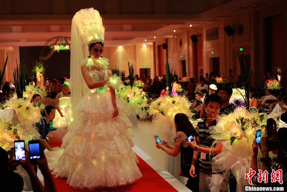 Des robes de mariages lumineuses présentées à Suzhou (4)