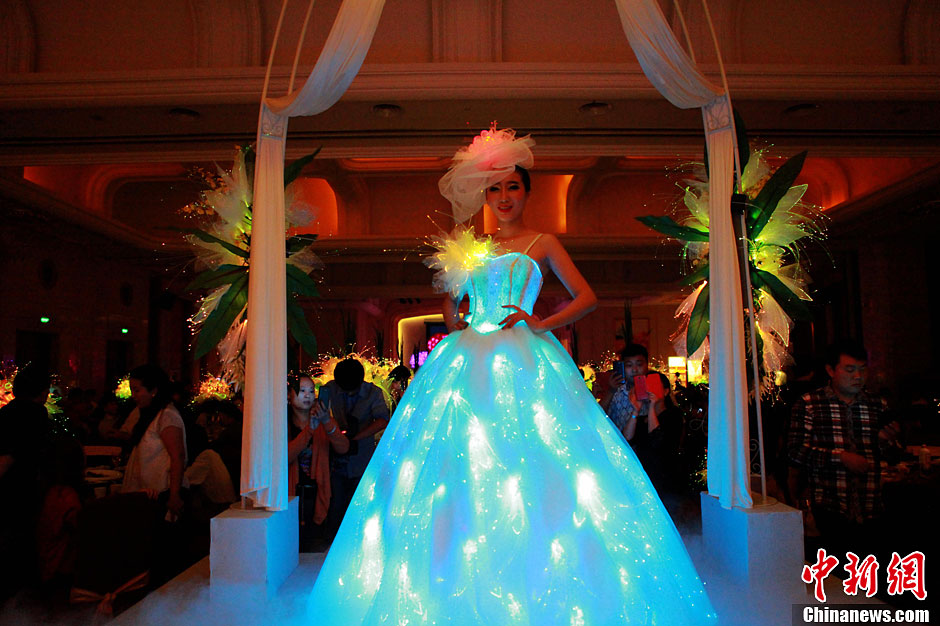 Des robes de mariages lumineuses présentées à Suzhou (3)