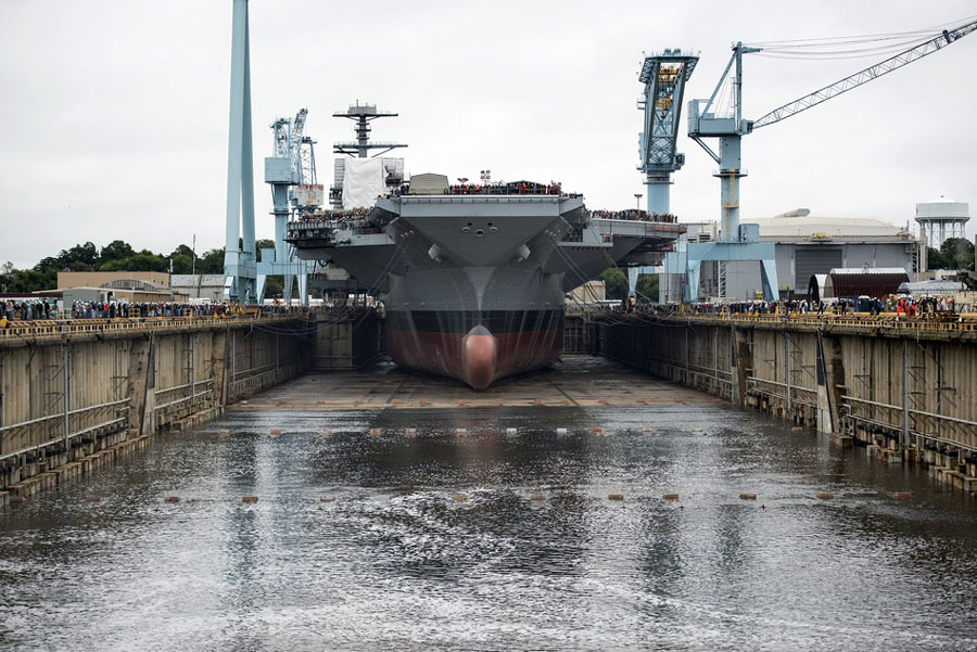 Mise à l'eau du futur porte-avions USS Gerald R. Ford aux Etats-Unis (3)