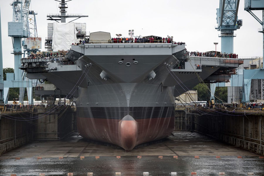 Mise à l'eau du futur porte-avions USS Gerald R. Ford aux Etats-Unis (2)