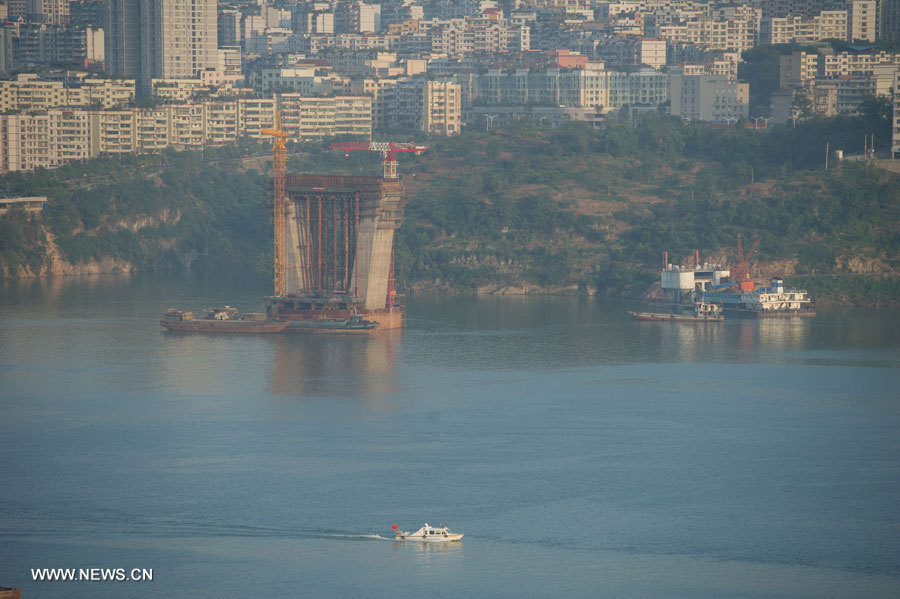 Chine: deux personnes portées disparues à la suite de l'effondrement d'un pont à Chongqing  (2)