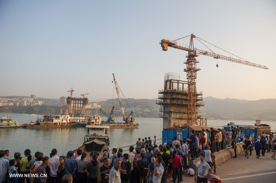 Chine: deux personnes portées disparues à la suite de l'effondrement d'un pont à Chongqing 
