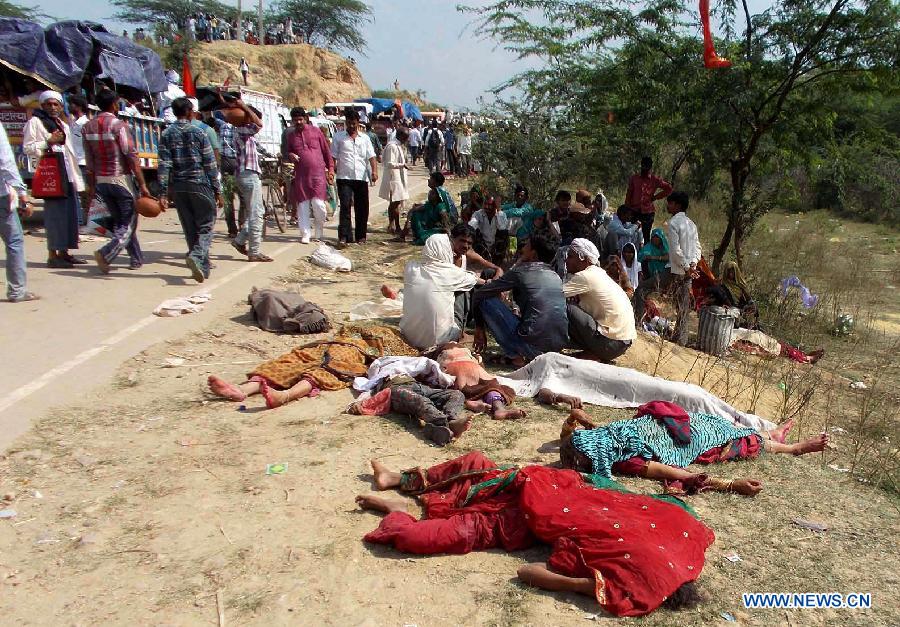Inde: le bilan d'une bousculade s'alourdit à 91 morts (5)