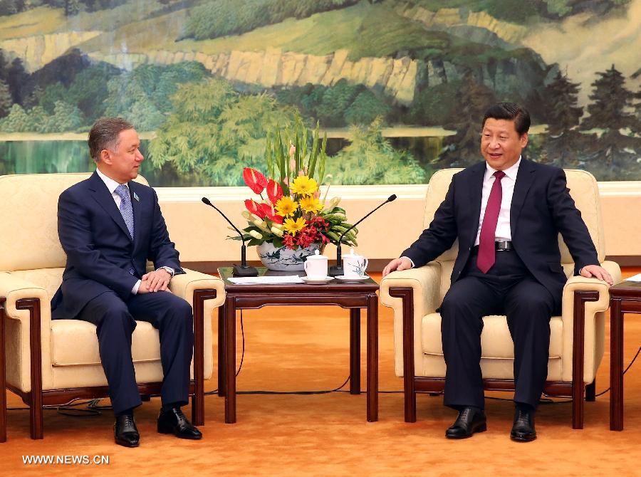 Le président chinois rencontre le président de la Chambre basse du Parlement kazakh
