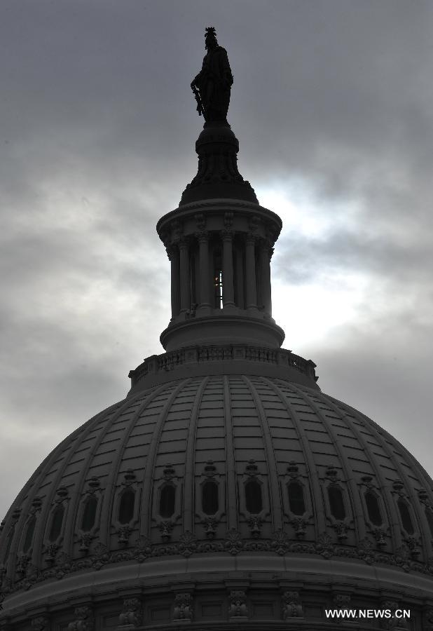 Le Sénat américain conclut un accord pour rouvrir le gouvernement et éviter un défaut de paiement (2)