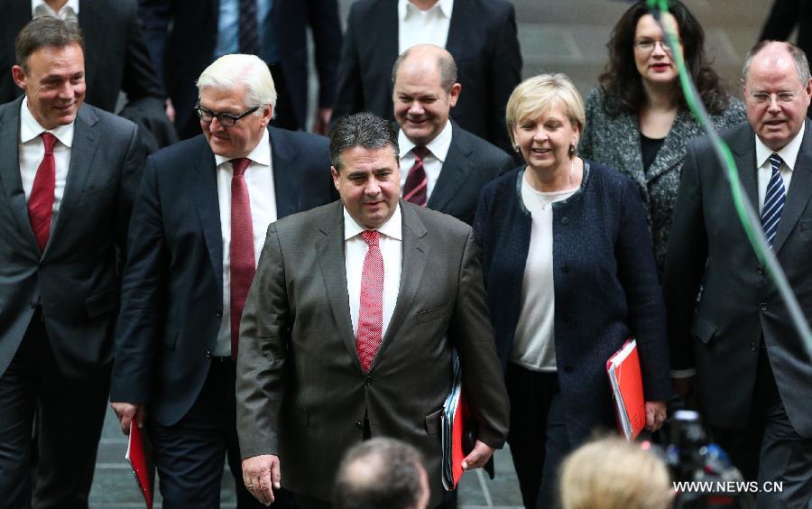Allemagne : Le parti de Merkel et le SPD ouvrent officiellement des pourpalers de coalition  (2)