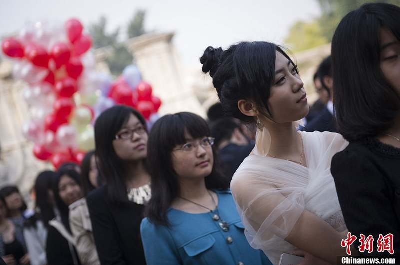 Beijing : 600 lycéens participent à un rite de passage à l'âge adulte (12)