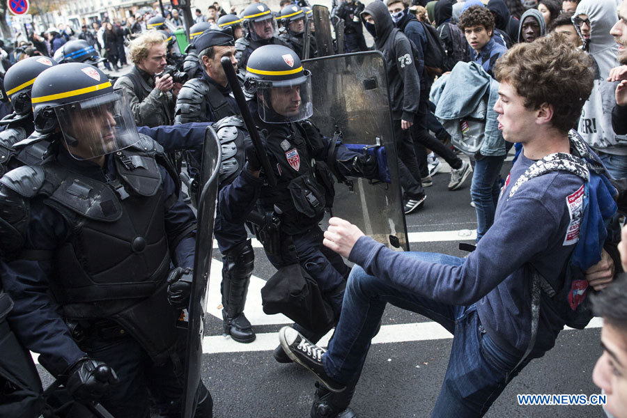 France : les lycéens continuent de manifester contre les expulsions de leurs camarades  (2)