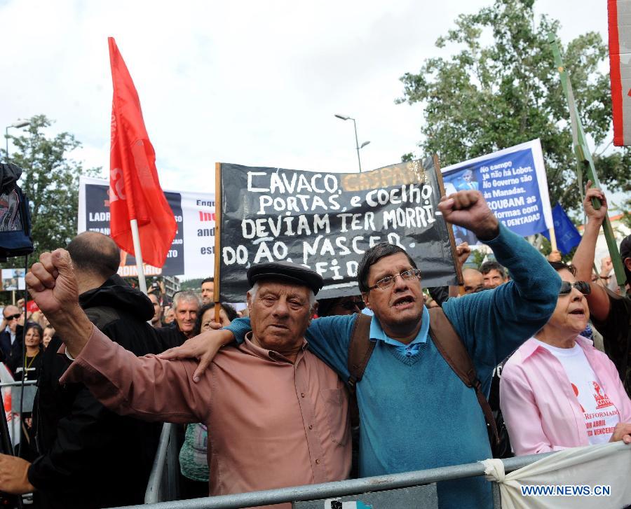 Portugal : d'importantes manifestations anti-austérité