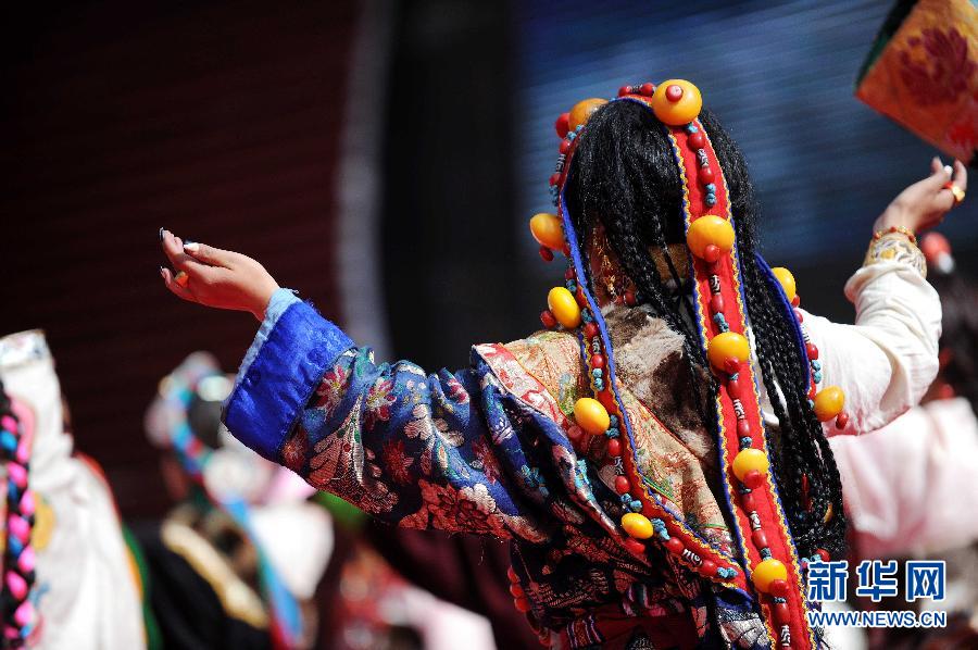 Multicolores! les costumes des Tibétains Kangba