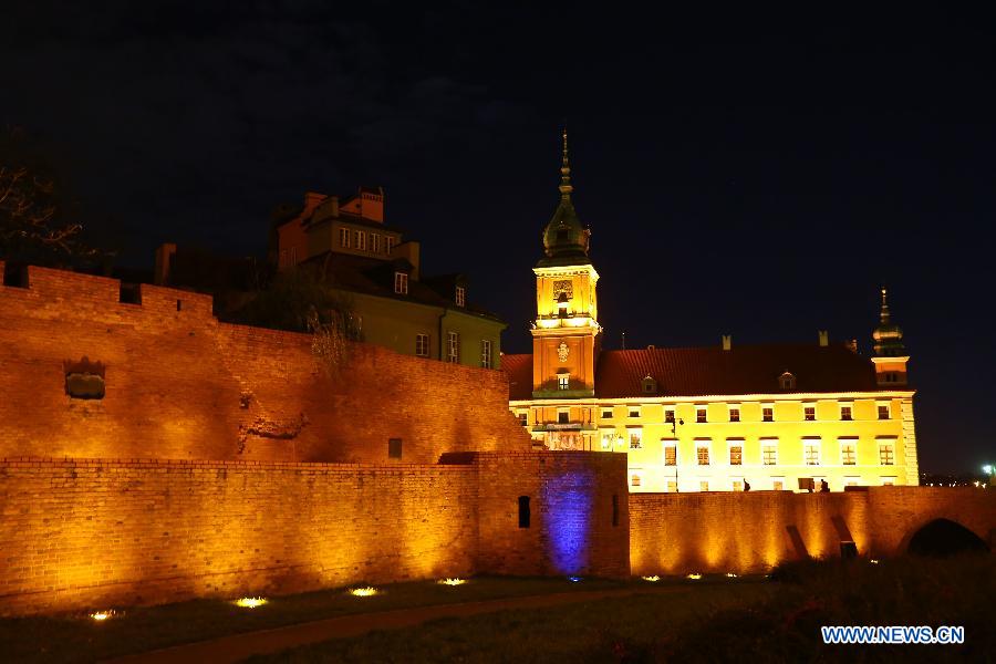 EN IMAGES: vues nocturnes du Centre historique de Varsovie (3)
