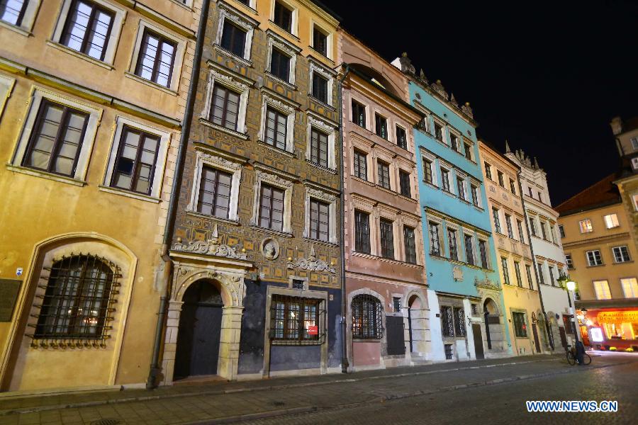 EN IMAGES: vues nocturnes du Centre historique de Varsovie (8)