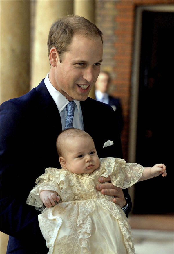 Le Prince George a été baptisé dans l'intimité à Londres (4)