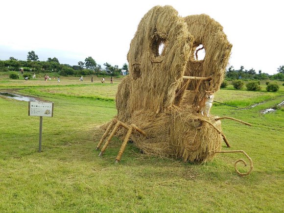 Japon : des sculptures en paille de riz pour la fête de la Moisson (6)