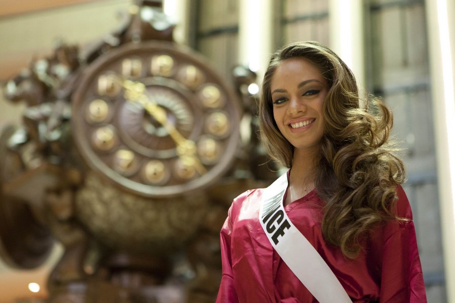 Hinarani de Longeaux (première dauphine de Miss France 2013) au Crowne Plaza Moscow World Trade dans la capitale russe, le jeudi 24 octobre 2013. (Photo/Agences)