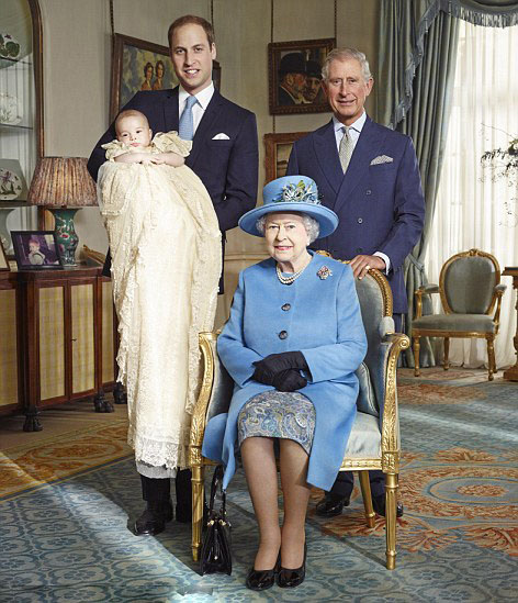 Les photos officielles de la famille royale avec George  (4)