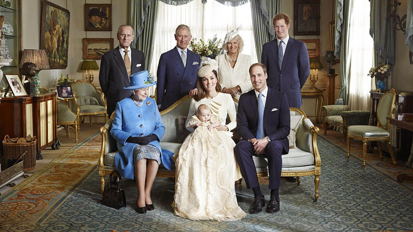 Les photos officielles de la famille royale avec George   (2)