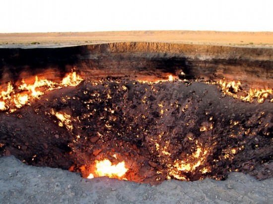« La porte de l'enfer », la splendeur du cratère de Darvaza, au Turkménistan