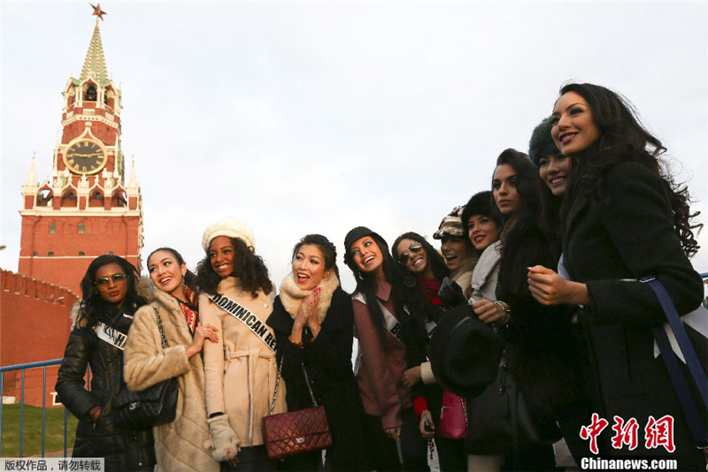 Les candidates de Miss Univers à la Fashion Week de Moscou (9)