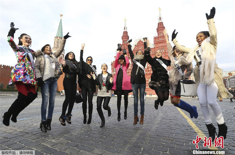 Les candidates de Miss Univers à la Fashion Week de Moscou (7)