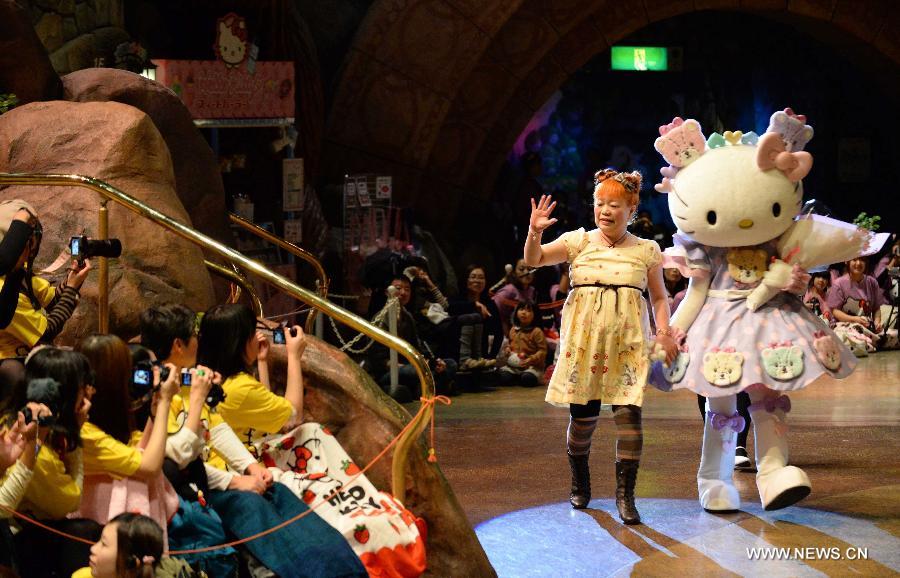 Tokyo: un bal pour le 40e anniversaire de Hello Kitty  (6)
