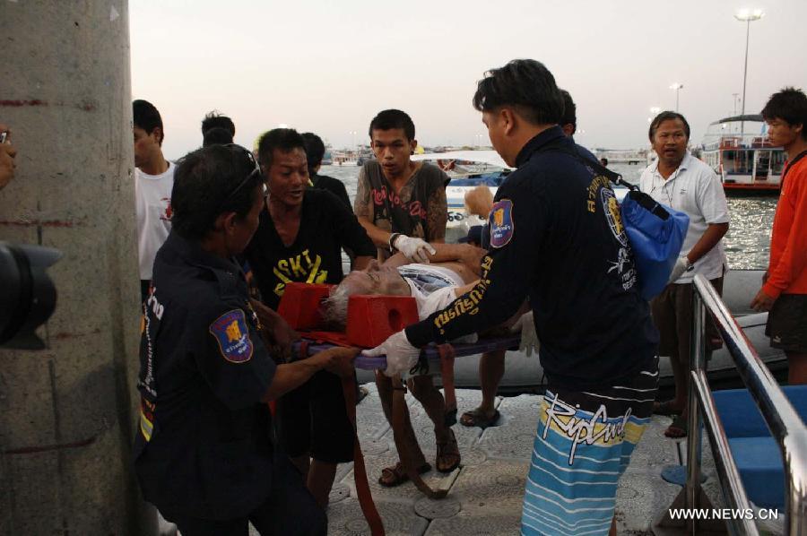 Six personnes tuées dans le naufrage d'un bateau d'excursion en Thaïlande  (5)