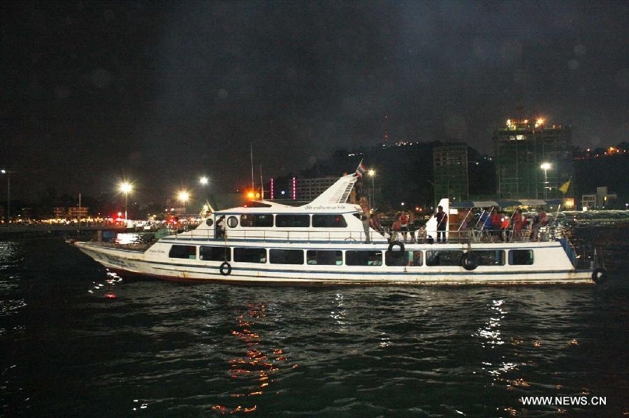 Six personnes tuées dans le naufrage d'un bateau d'excursion en Thaïlande 