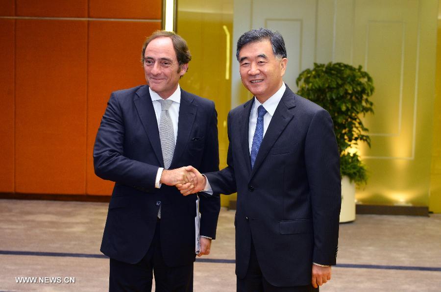 Le vice-Premier ministre chinois Wang Yang rencontre le vice-Premier ministre du Portugal Paulo Portas