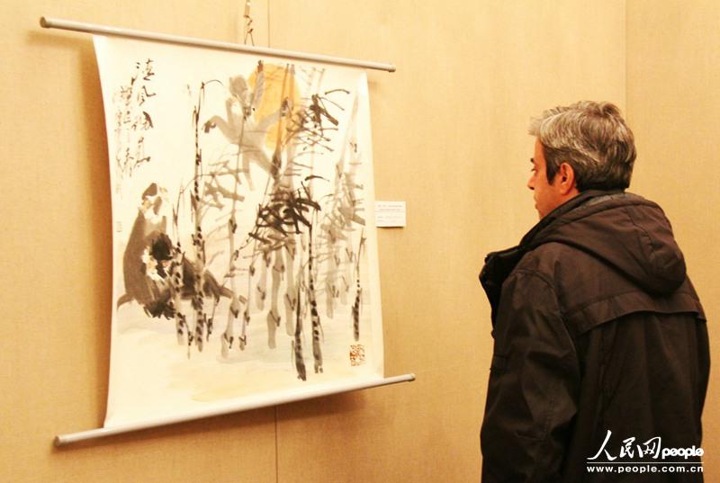 Ouverture de l'exposition des peintures de Xu Peichen à Paris (8)