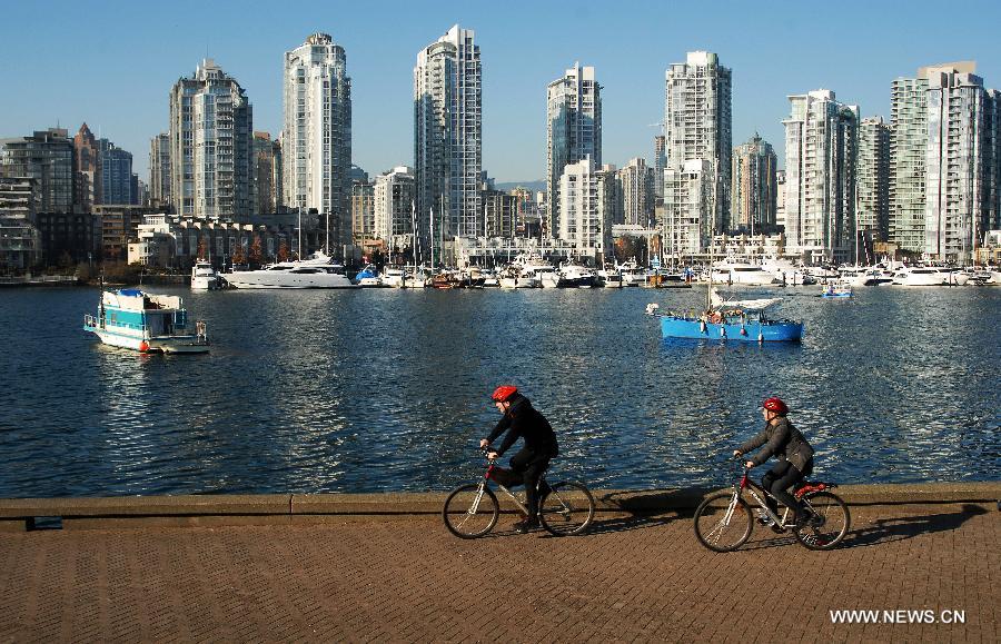 La photo prise le 5 février 2013 montre Yaletown de Vancouver vue depuis la région de False Creek à Vancouver, au Canada. 