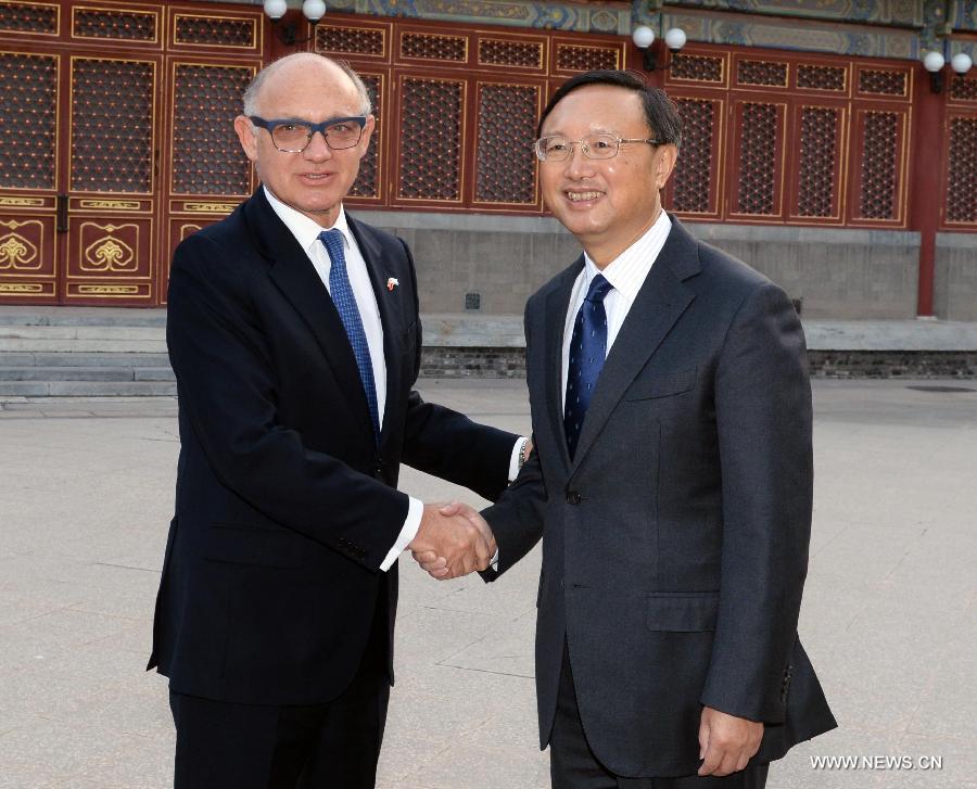 Le conseiller d'Etat chinois Yang Jiechi rencontre le ministre argentin des Affaires étrangères.