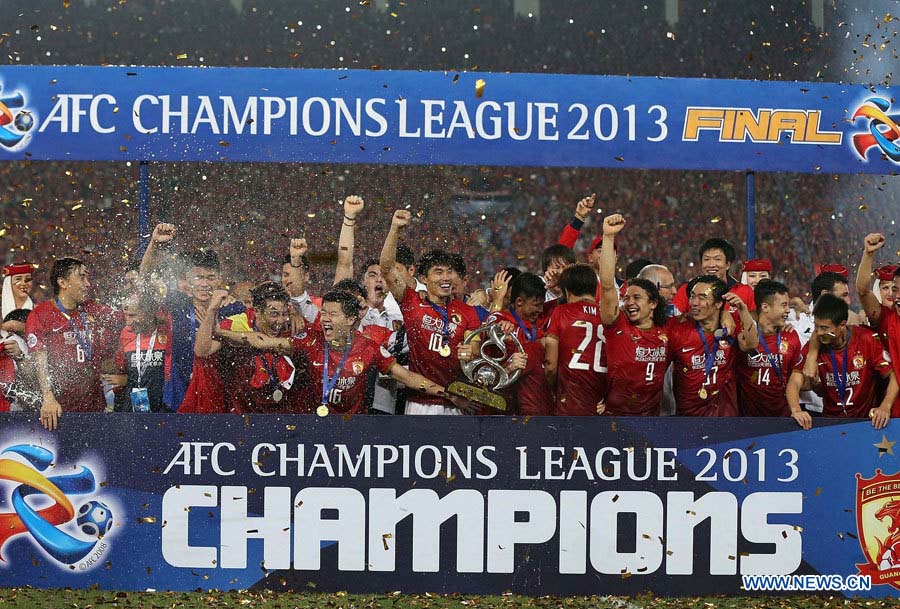 Le Guangzhou Evergrandeest devenule premier vainqueur chinois de la Ligue des champions de l'AFC après leur match nul 1-1 avec le FC Séoul lors du match retour, samedi, pour l'emporter au bénéfice des buts marqués à l'extérieur par 3-3 sur les deux matches.