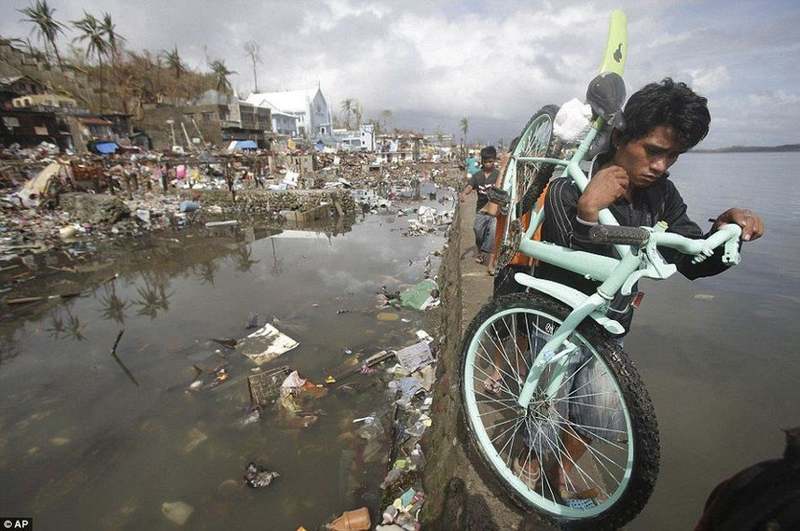 En images : les Philippines ravagées par le typhon Haiyan (23)