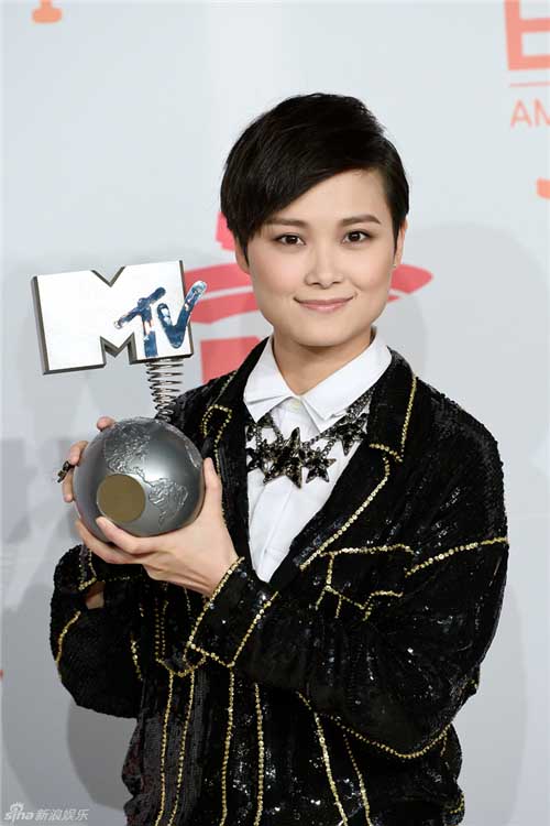 La Chinoise Chris Lee récompensée aux MTV Europe Music Awards 2013 (2)