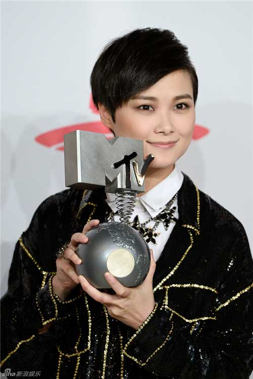La Chinoise Chris Lee récompensée aux MTV Europe Music Awards 2013