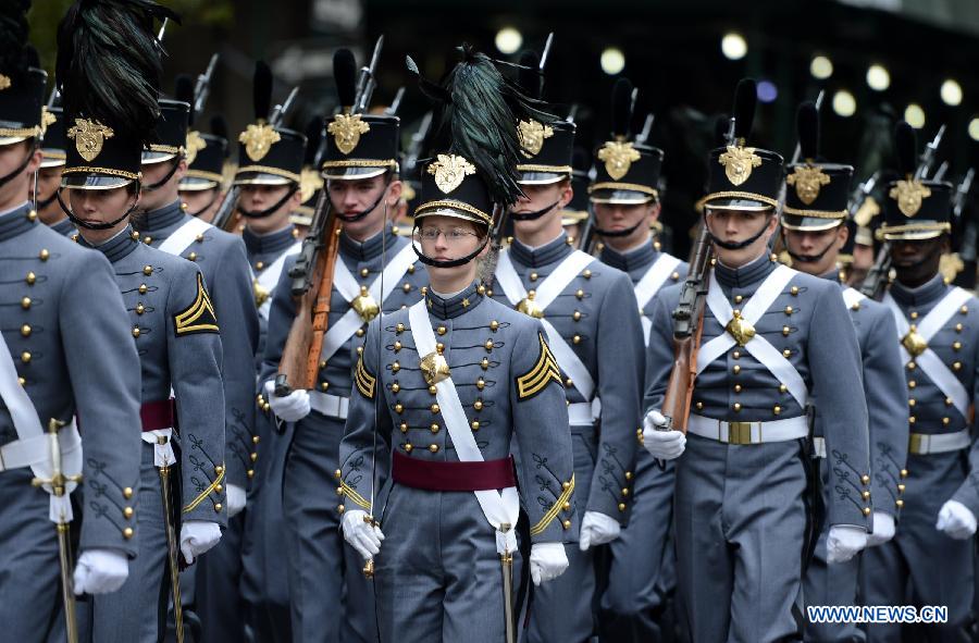 Des soldats américains participent à la grande parade de la journée des anciens combattants dans la ville de New York, aux États-Unis, 11 novembre 2013. (Xinhua/Wang Lei) 