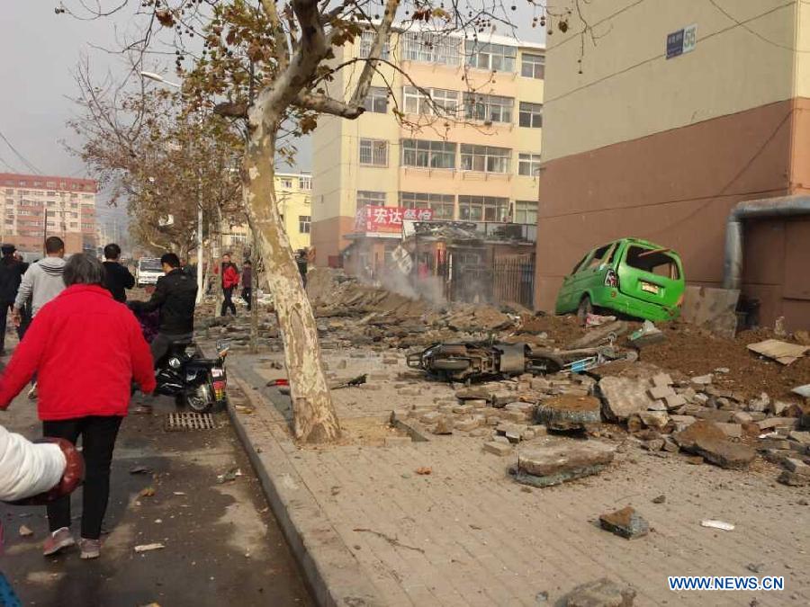 Chine : le bilan de l'explosion d'un oléoduc s'alourdit à 44 morts (7)