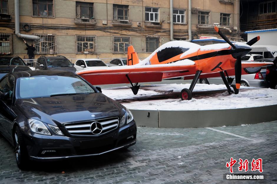 Un parking où stationnent des avions dans le Xinjiang (4)