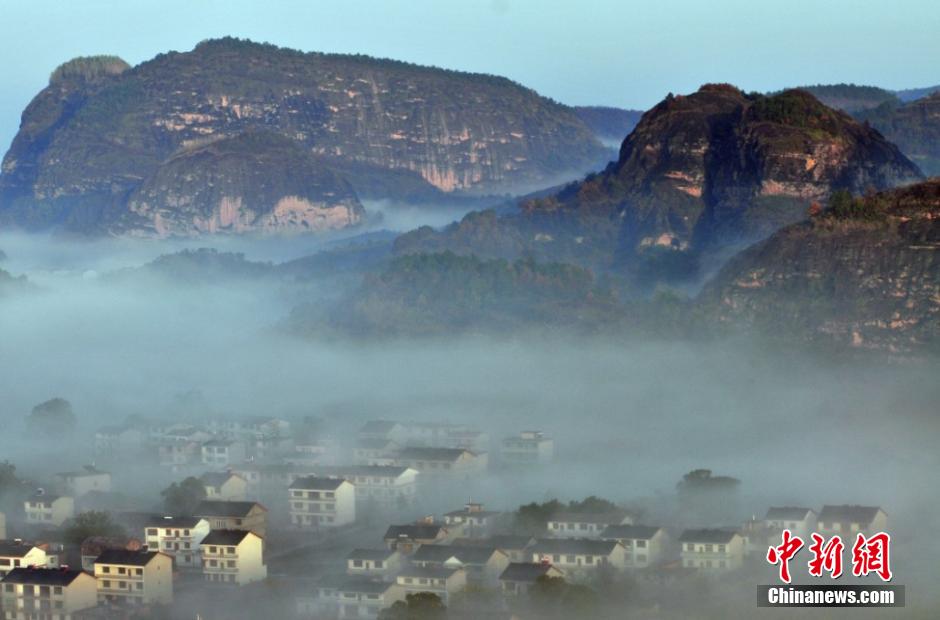 Scène féérique autour de la montagne Longhushan du Jiangxi (2)