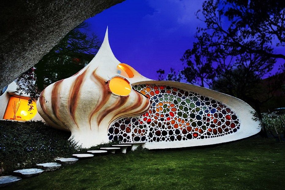 Nautilus House à Mexico au Mexique. Construite en 2006 par Javier Senosiain, cette maison a une forme de nautile.