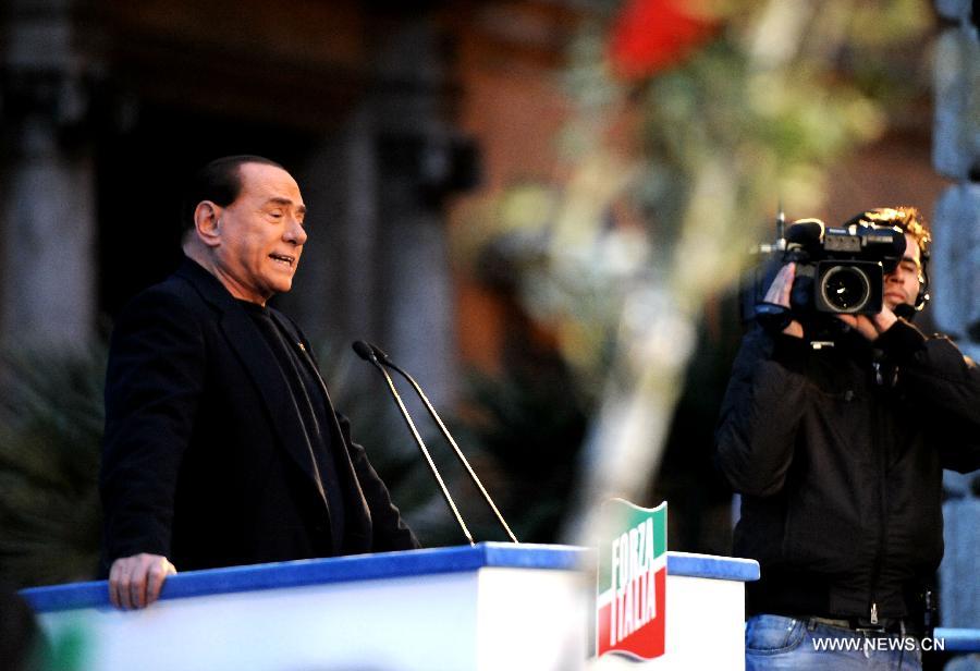 Le Sénat italien décide d'exclure Berlusconi du parlement (2)