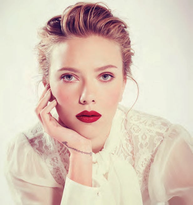 Scarlett Johansson élégante dans Vogue Mexique