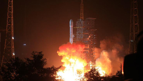 Chine: lancement de la sonde lunaire Chang'e-3 avec un rover à bord 