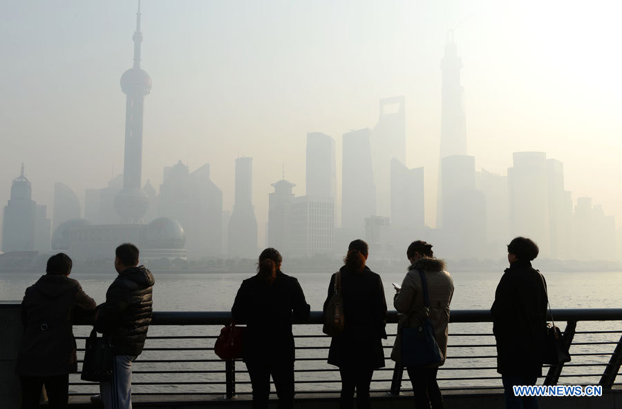 La pollution de l'air à Shanghai atteint un niveau dangereux (2)